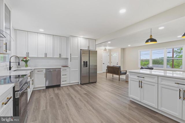 210 S SHENANDOAH AVE, Front Royal, VA 22630