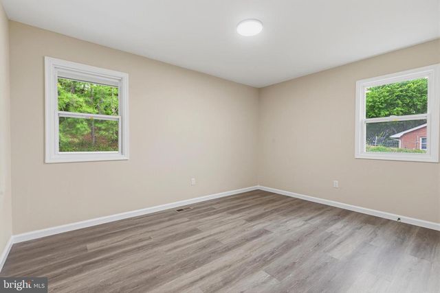 210 S SHENANDOAH AVE, Front Royal, VA 22630
