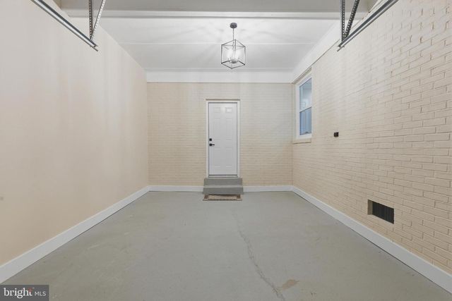 210 S SHENANDOAH AVE, Front Royal, VA 22630