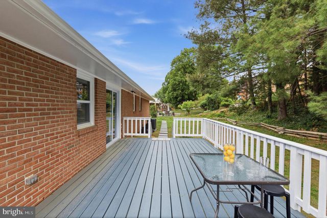 210 S SHENANDOAH AVE, Front Royal, VA 22630