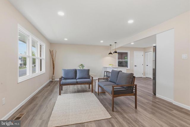 210 S SHENANDOAH AVE, Front Royal, VA 22630