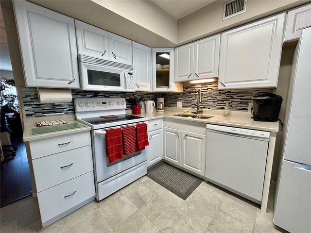 2260 COSTA RICAN DRIVE 50, Clearwater, FL 33763