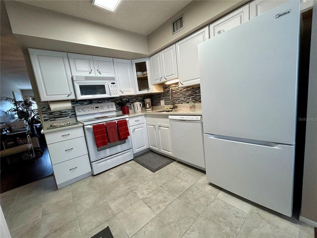 2260 COSTA RICAN DRIVE 50, Clearwater, FL 33763