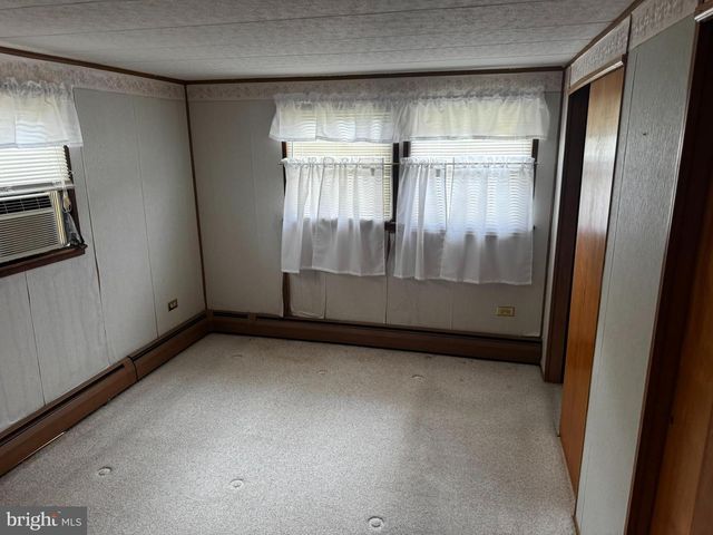 100 ROBERTS, Toms River, NJ 08755