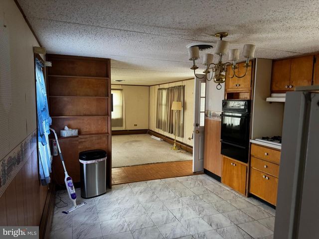 100 ROBERTS, Toms River, NJ 08755