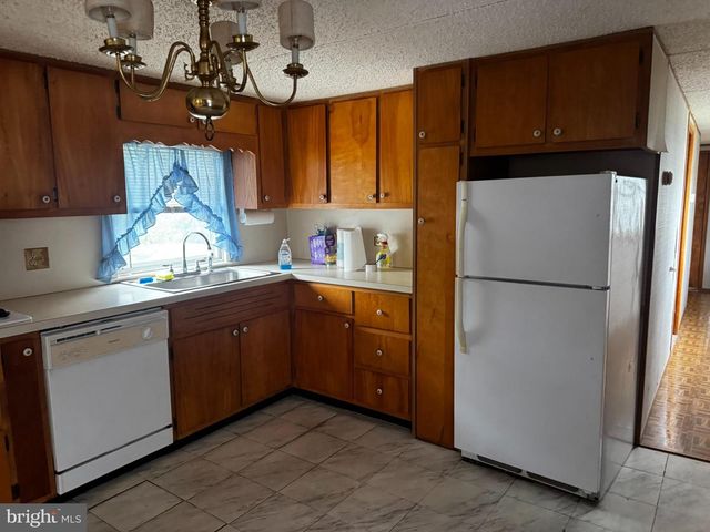 100 ROBERTS, Toms River, NJ 08755