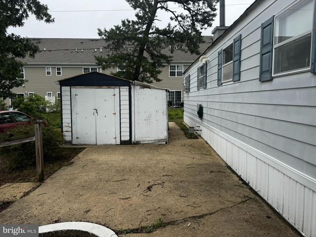 100 ROBERTS, Toms River, NJ 08755