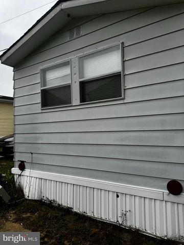 100 ROBERTS, Toms River, NJ 08755
