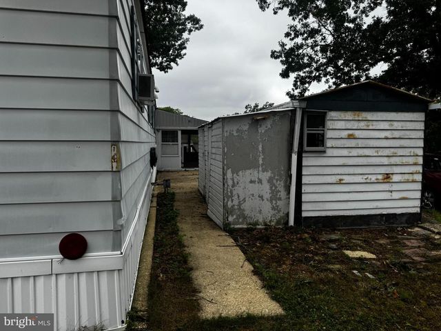 100 ROBERTS, Toms River, NJ 08755