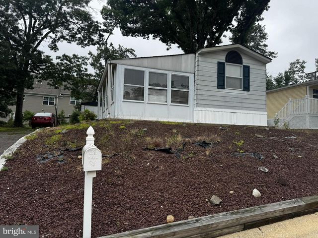 100 ROBERTS, Toms River, NJ 08755