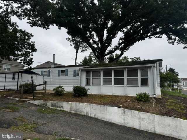 100 ROBERTS, Toms River, NJ 08755