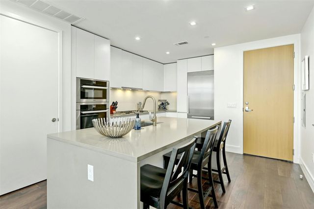 501 West Ave 3202, Austin, TX 78701