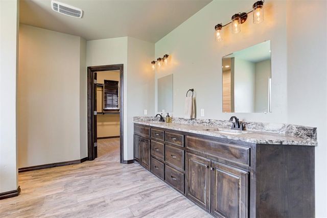 12859 Meadow Ridge Drive, Shawnee, OK 74804