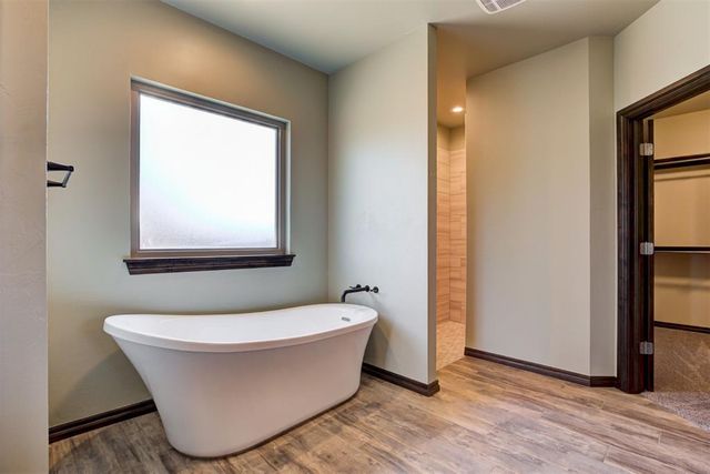 12859 Meadow Ridge Drive, Shawnee, OK 74804