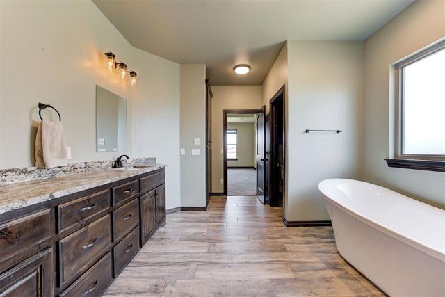 12859 Meadow Ridge Drive, Shawnee, OK 74804