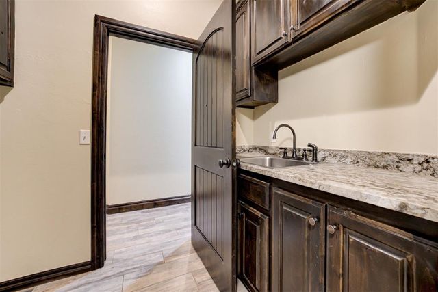 12859 Meadow Ridge Drive, Shawnee, OK 74804