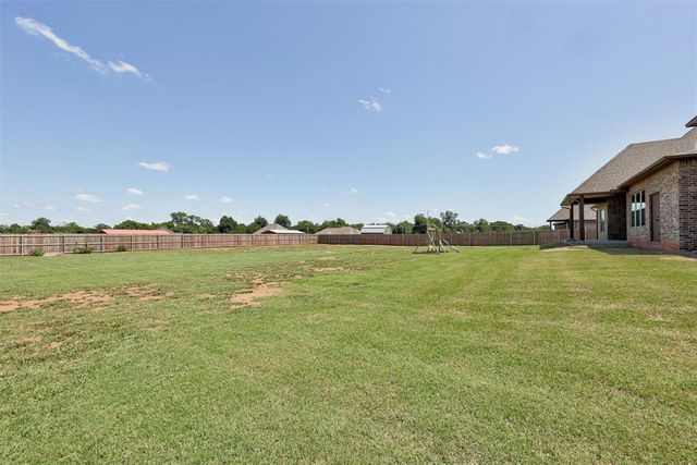 12859 Meadow Ridge Drive, Shawnee, OK 74804