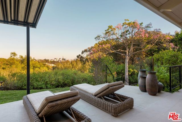 204 Ashdale Place, Los Angeles, CA 90049