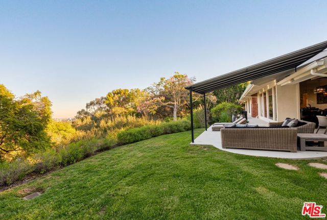 204 Ashdale Place, Los Angeles, CA 90049