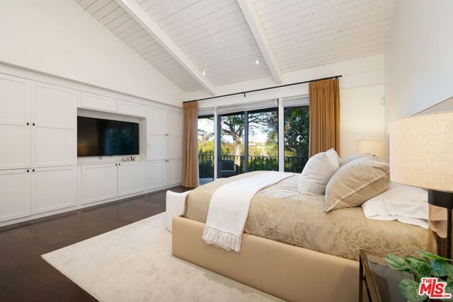 204 Ashdale Place, Los Angeles, CA 90049