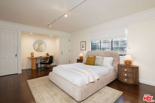 204 Ashdale Place, Los Angeles, CA 90049
