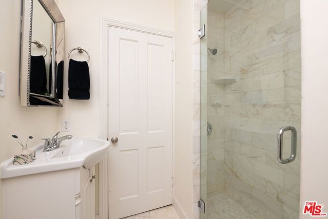 204 Ashdale Place, Los Angeles, CA 90049