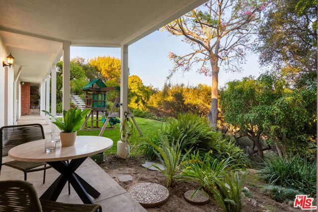 204 Ashdale Place, Los Angeles, CA 90049