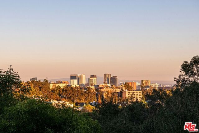 204 Ashdale Place, Los Angeles, CA 90049