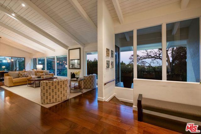 204 Ashdale Place, Los Angeles, CA 90049