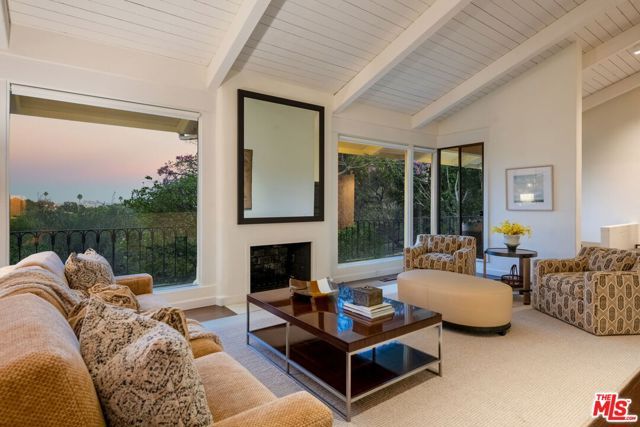 204 Ashdale Place, Los Angeles, CA 90049