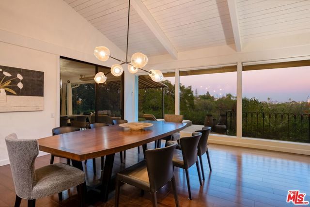 204 Ashdale Place, Los Angeles, CA 90049