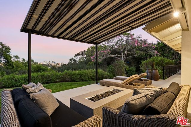 204 Ashdale Place, Los Angeles, CA 90049
