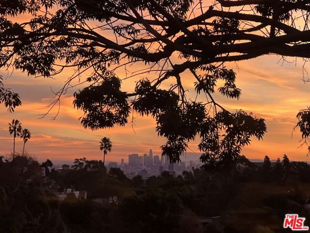 204 Ashdale Place, Los Angeles, CA 90049