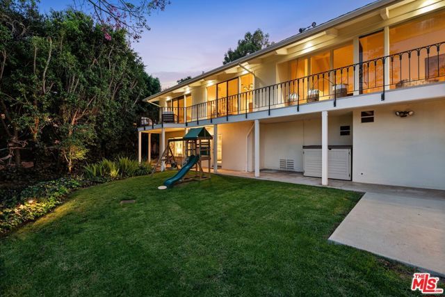 204 Ashdale Place, Los Angeles, CA 90049