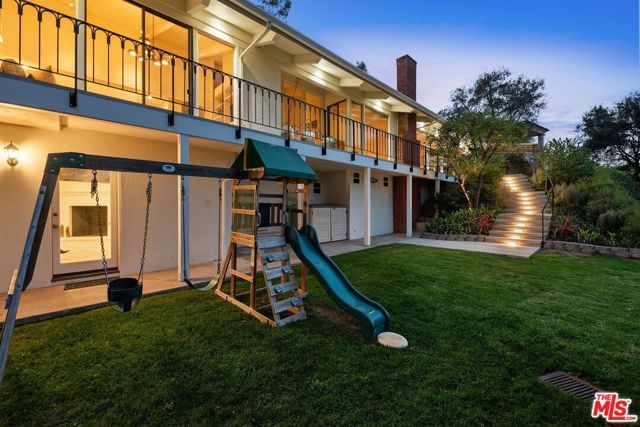 204 Ashdale Place, Los Angeles, CA 90049