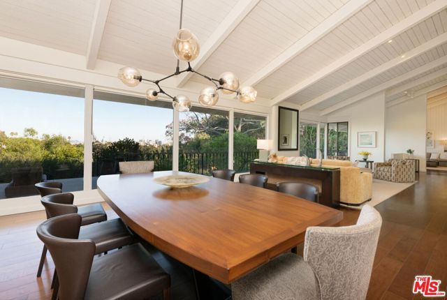 204 Ashdale Place, Los Angeles, CA 90049