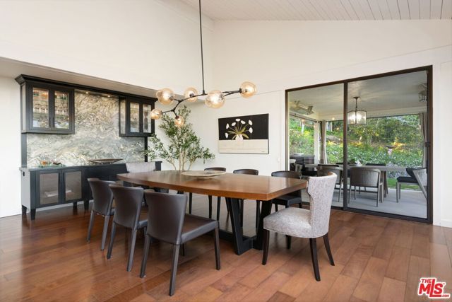 204 Ashdale Place, Los Angeles, CA 90049