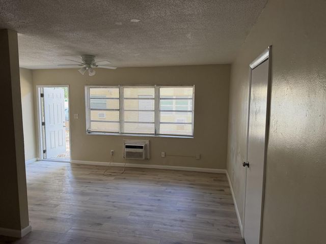 1004 NW 2nd Street 1, Fort Lauderdale, FL 33311