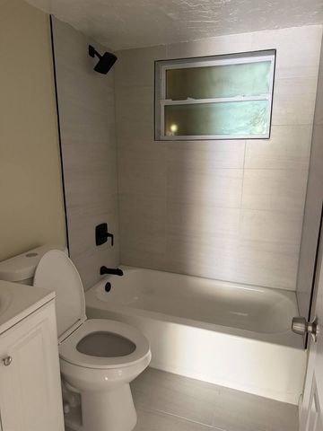 1004 NW 2nd Street 1, Fort Lauderdale, FL 33311