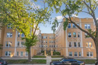 7407 N Hoyne Avenue A, Chicago, IL 60645