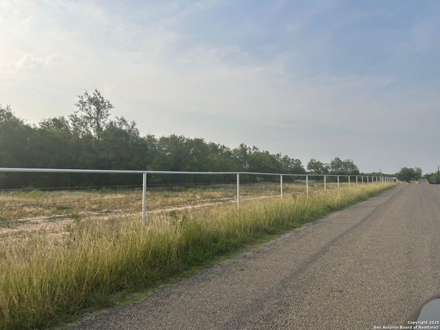 1379 County Road 772, Natalia, TX 78059