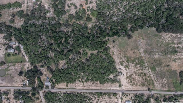 1379 County Road 772, Natalia, TX 78059