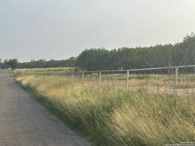 1379 County Road 772, Natalia, TX 78059