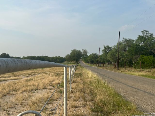 1379 County Road 772, Natalia, TX 78059