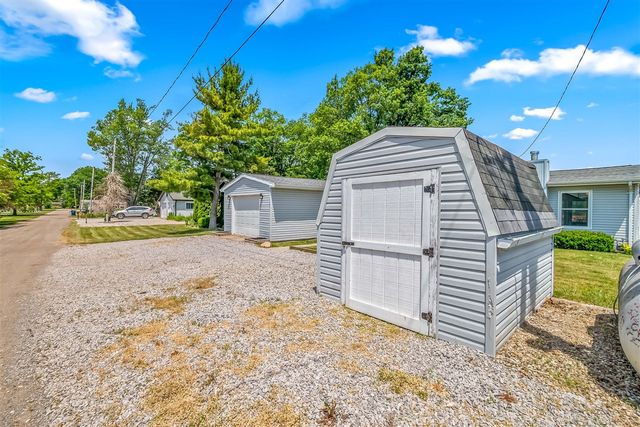 13854 Emens Drive, Hudson, MI 49247