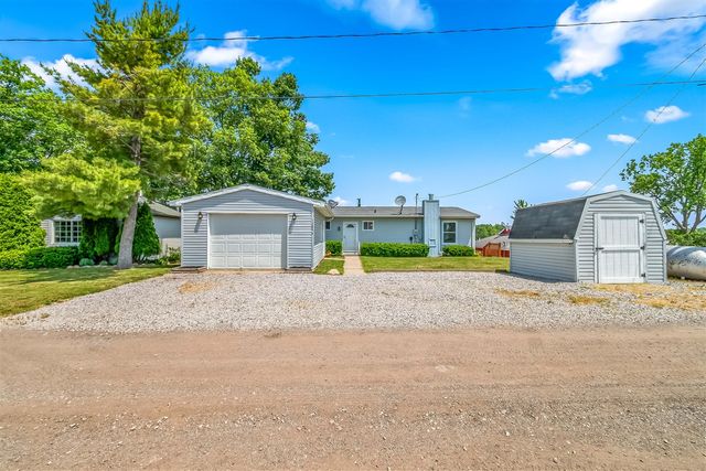 13854 Emens Drive, Hudson, MI 49247