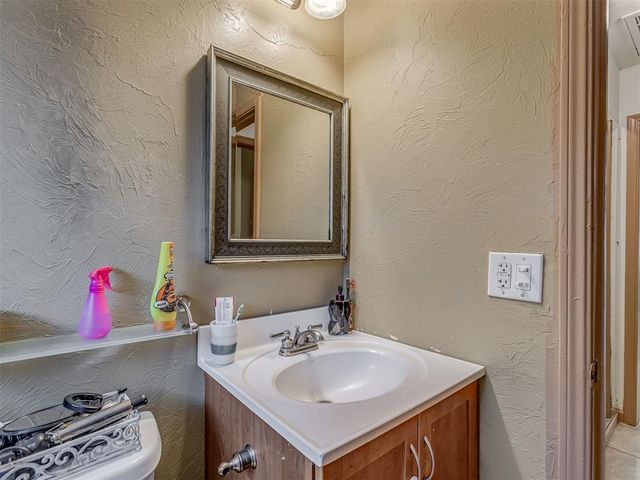 919 SW 3rd Street, Moore, OK 73160