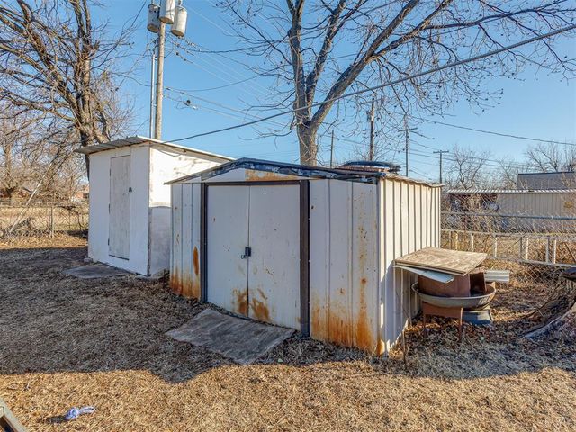 919 SW 3rd Street, Moore, OK 73160