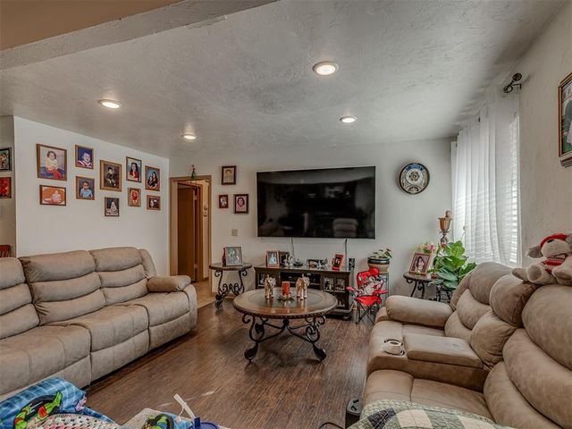 919 SW 3rd Street, Moore, OK 73160