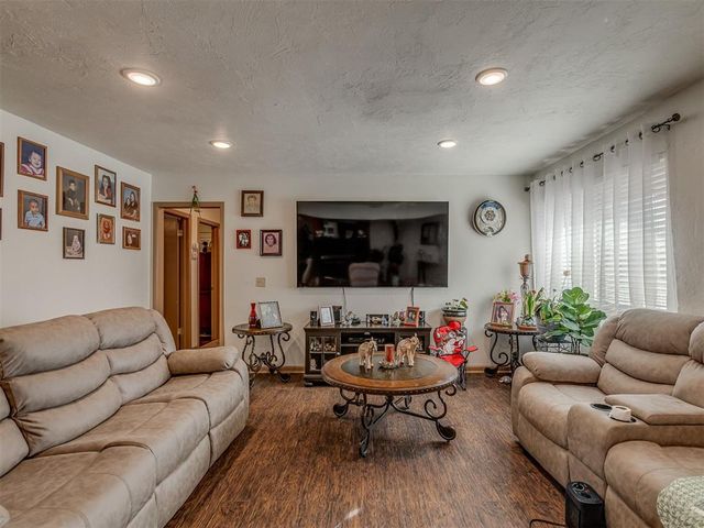 919 SW 3rd Street, Moore, OK 73160